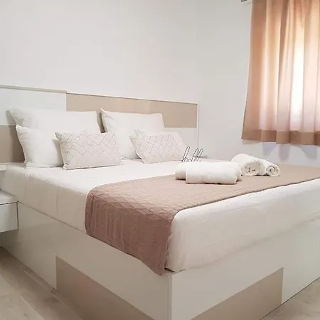 Sabun Luxury With Poo, Jacuzzi Villa Privlaka (Zadar)
