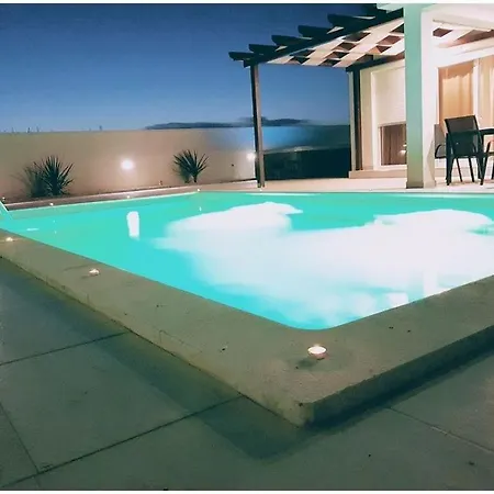 Vila Sabun Luxury With Poo, Jacuzzi *
